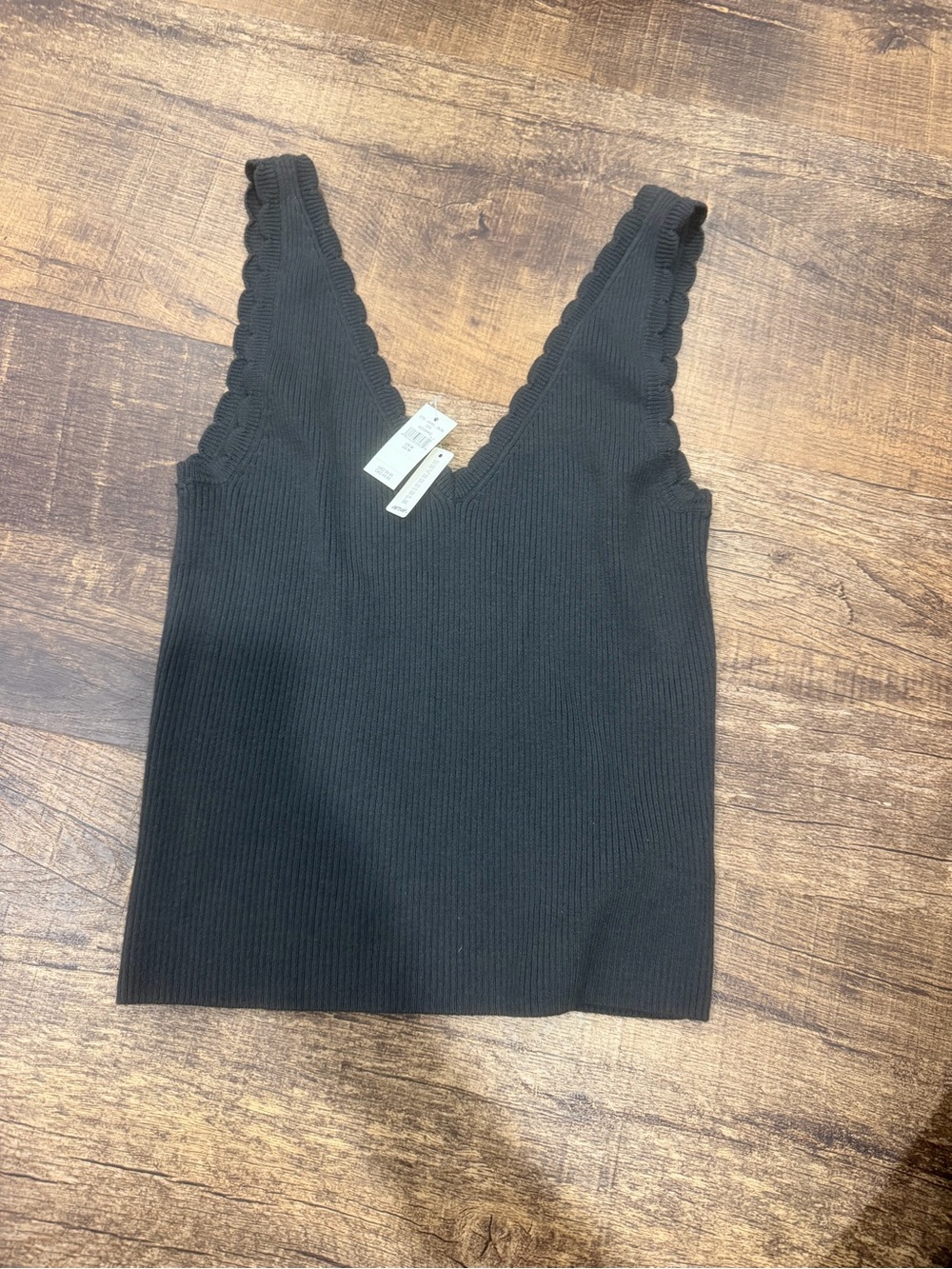 American Eagle Outfitters Black Ribbed Scallop V-Neck Tank